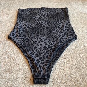 L/C Collection Leopard Print Shapewear Bodysuit Women’s Size L